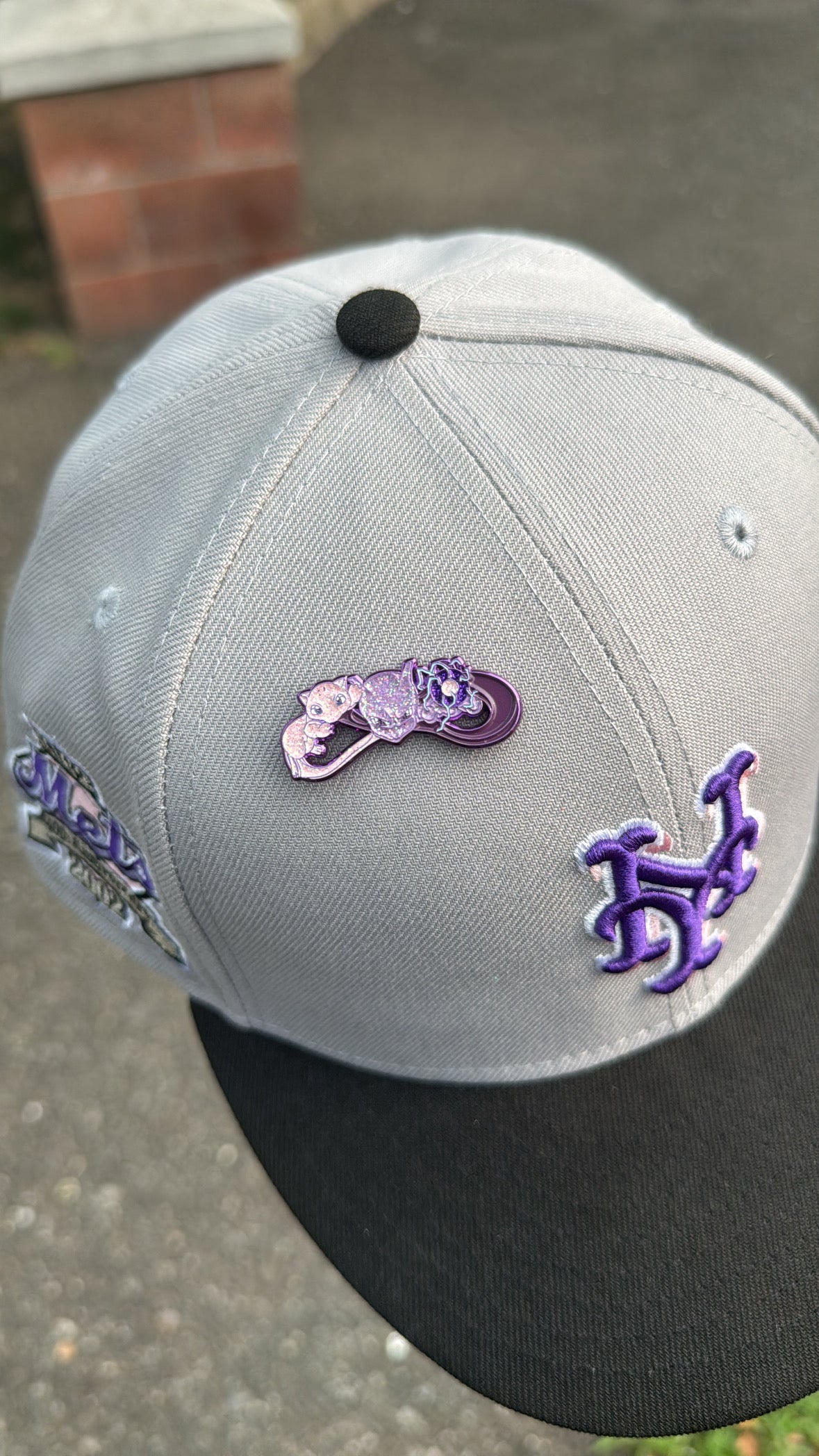 Mewtwo-Mew Pin
