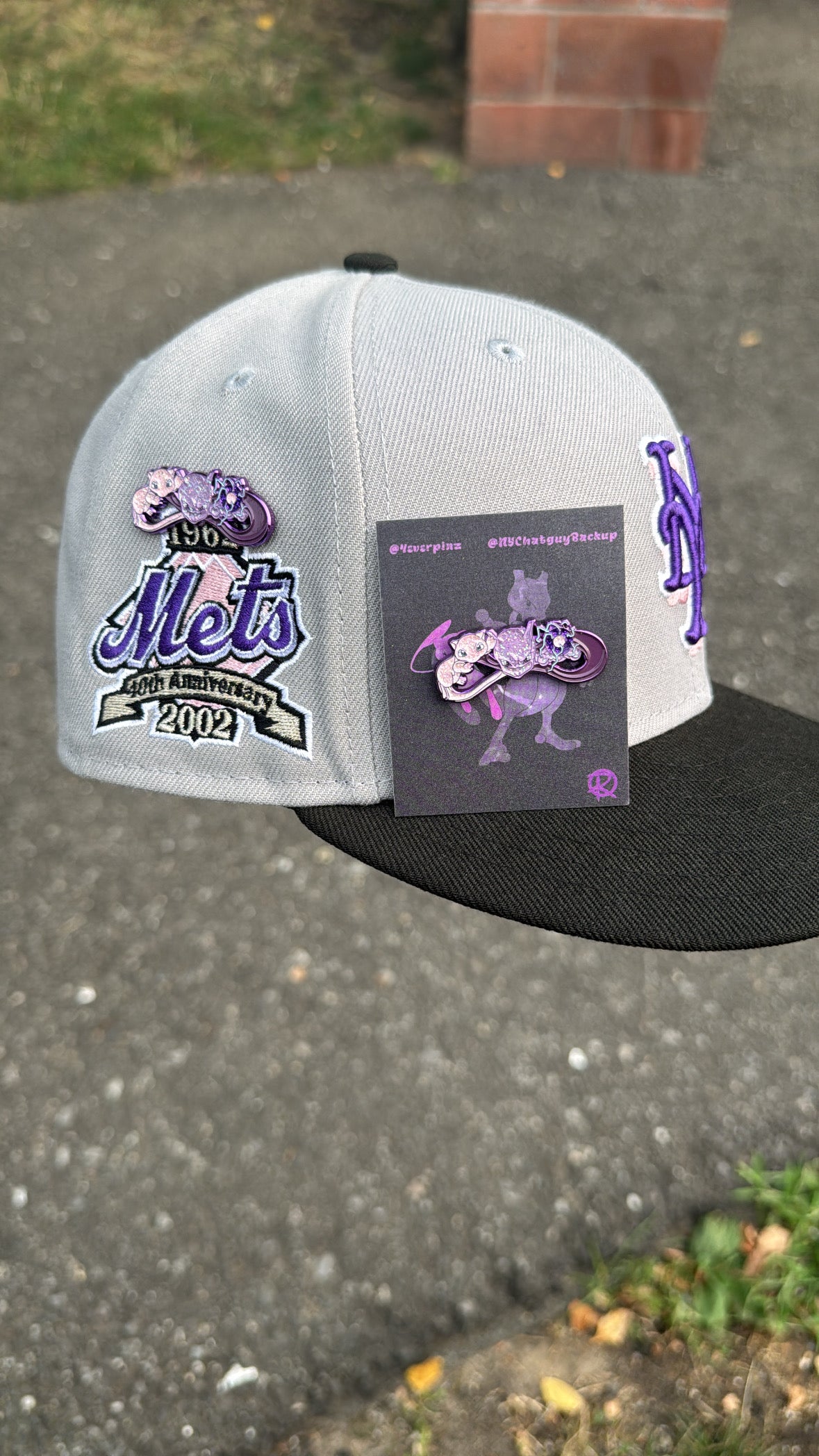 Mewtwo-Mew Pin