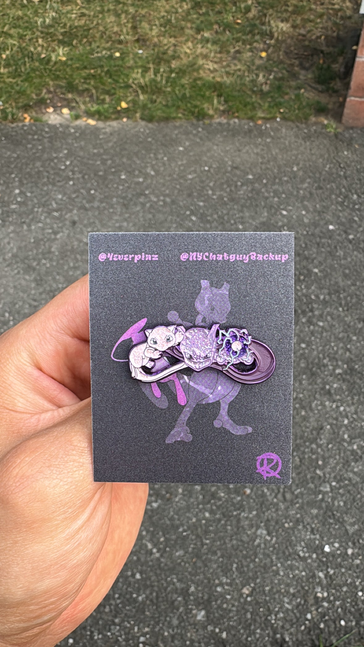 Mewtwo-Mew Pin